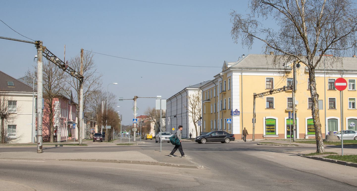 Перекресток улицы Калеви и Ярвекюла теэ в Кохтла-Ярве.
