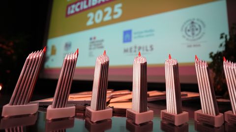 Podeljene nagrade Latvijskega združenja novinarjev za odličnost