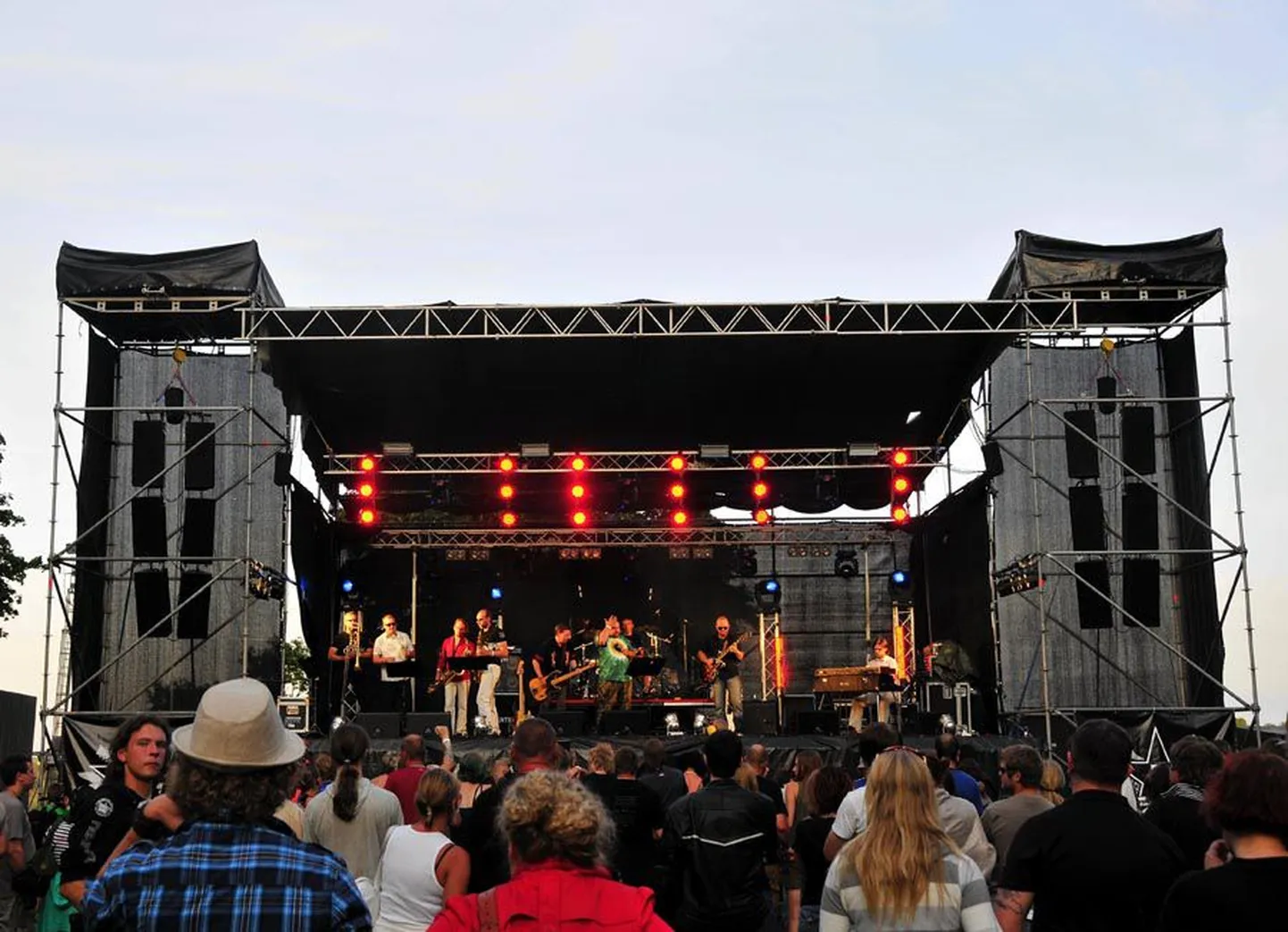 Rock Rambi suure lava võimendamiseks on festivali peakorraldaja Juhan Nöpsi sõnul kasutatud kahte generaatorit.