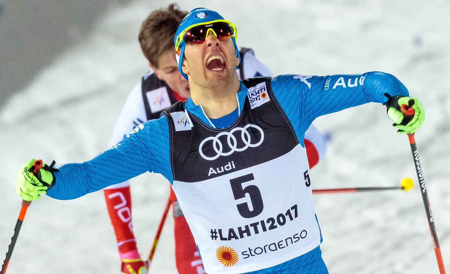 23.02.2017, Lahti, FIN, FIS Weltmeisterschaften Ski Nordisch, Lahti 2017, Herren Langlauf, 10km Sprint, im Bild Federico Pellegrino (ITA) jubelt ueber seine Goldmedaille // Federico Pellegrino of Italy celebrates his Gold Medal during Mens Cross Country Sprint competition of FIS Nordic Ski World Championships 2017. Lahti, Finland on 2017/02/23. Lahti PUBLICATIONxNOTxINxAUT EP_fei

23 02 2017 Lahti Fin FIS World Championships Ski Nordic Lahti 2017 men Cross-country skiing 10km Sprint in Picture Federico Pellegrino ITA cheering ueber his Gold medal Federico Pellegrino of Italy Celebrates His Gold Medal during Mens Cross Country Sprint Competition of FIS Nordic Ski World Championships 2017 Lahti Finland ON 2017 02 23 Lahti PUBLICATIONxNOTxINxAUT EP_FEI