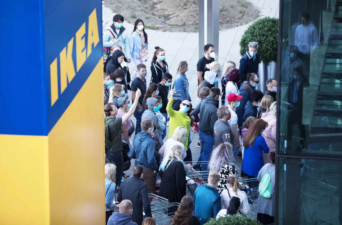 IKEA kliendid tunnevad end poes liigagi koduselt.