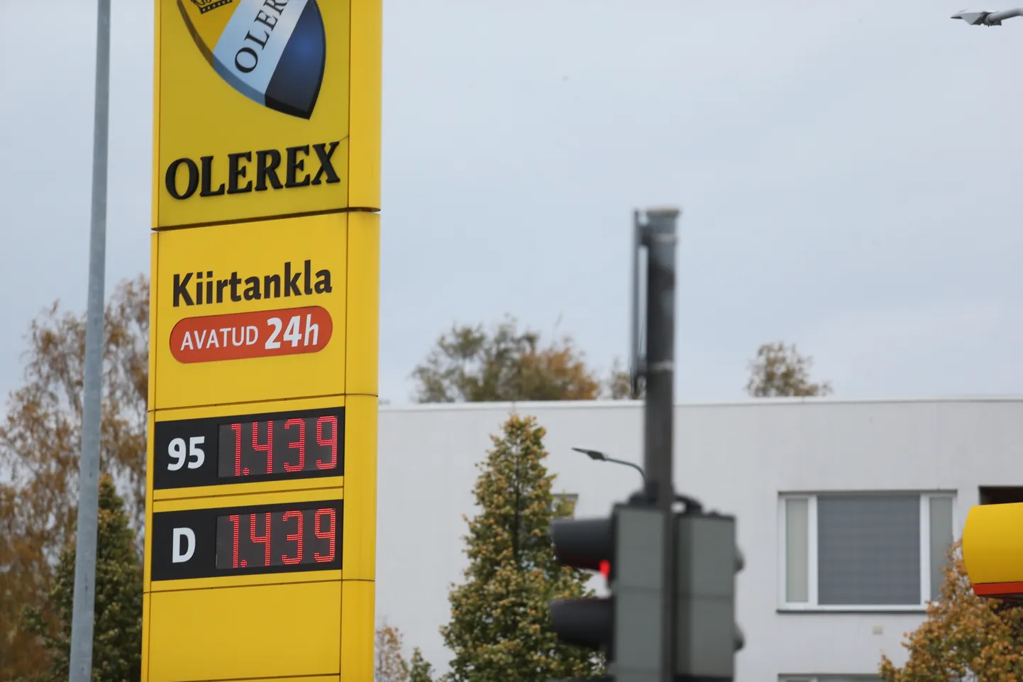 Hinnad Olerexi Tartu jaamas. Ettevõtte sõnul pööravad hinnad peagi langusse.