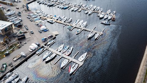 Pirita jõel põhjustas lekkiv paat kütusereostuse