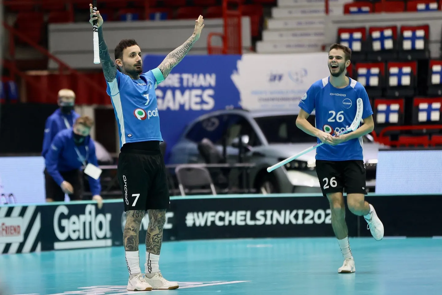 Roman Paas (paremal) andis mängus Taaniga kaks väravasöötu.