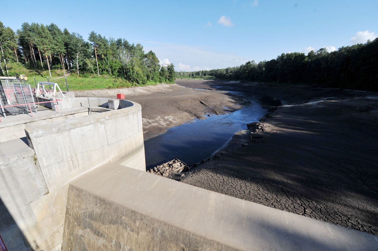 Eesti Energia tühjendas Jägala jõel oleva Linnamäe paisjärve, mis toidab Linnamäe hüdroelektrijaama.