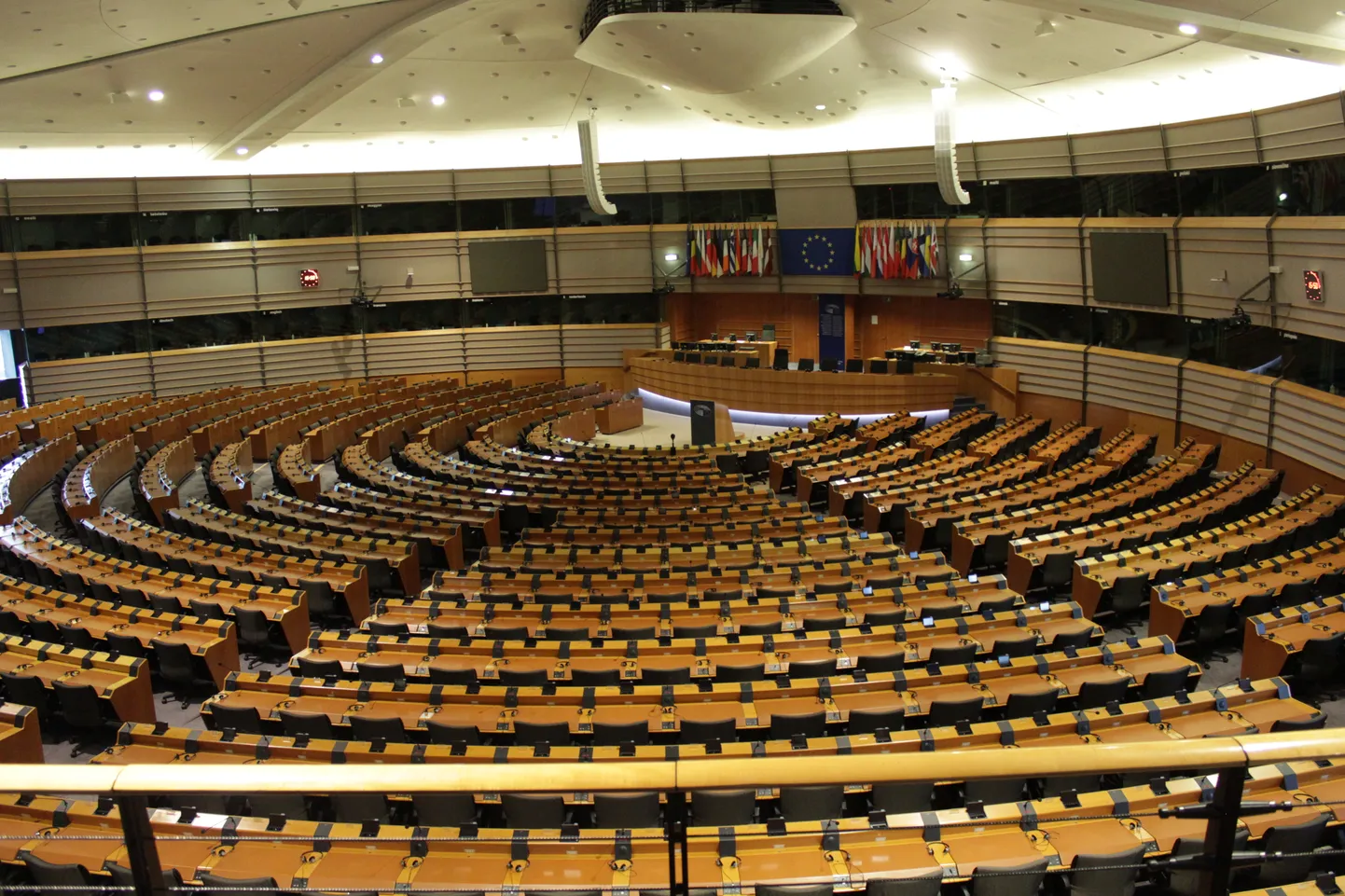 Euroopa Parlamendi istungitesaal Brüsselis on laupäeval inimtühi.