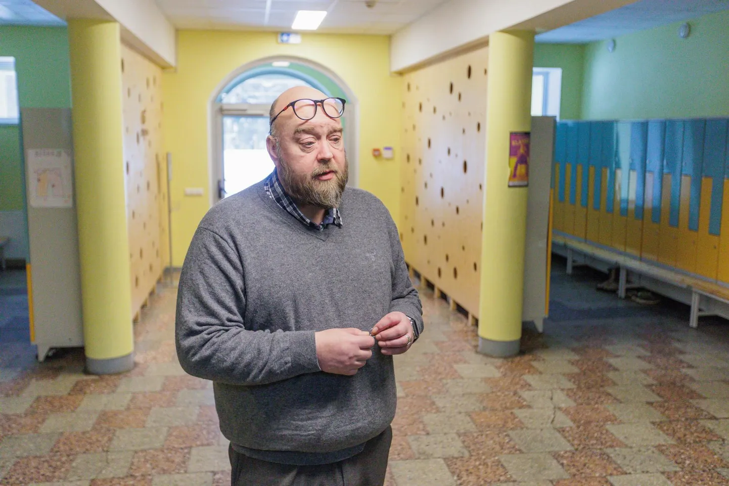 Vaimulik ja koolmeister Tanel Meiel on nii Keeni põhikooli kui Puka kooli ja Puka kunstikooli direktor.