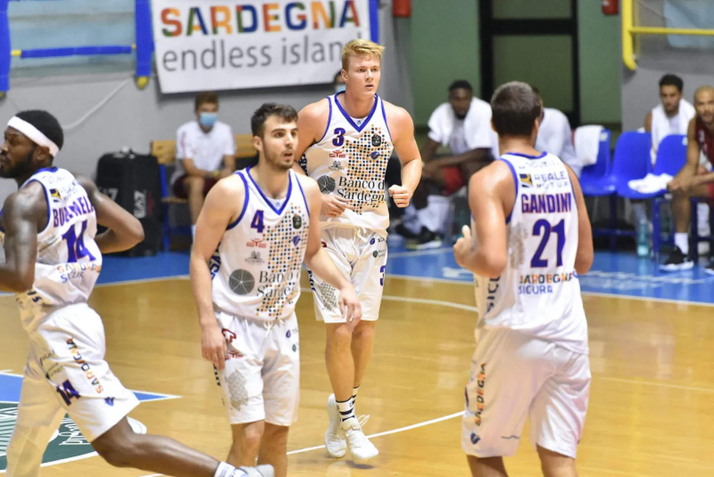Kaspar Treier (nr 3) mahtus esimestes kontrollmängudes kenasti Sassari rotatsiooni ja tegutses tulemuslikult. Ta viskas Milano vastu 6 ja Veneetsia vastu 15 punkti.