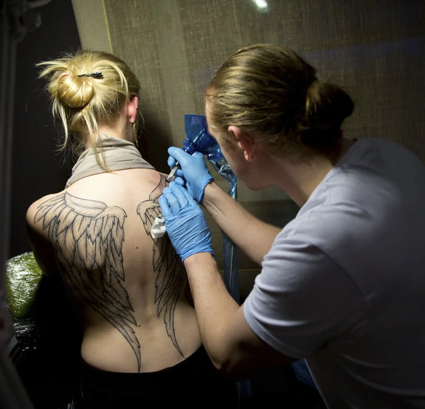 Tattoo-salong ArtoRich Studio Art Cafés tätoveeringunäituse “Suck My Ink”