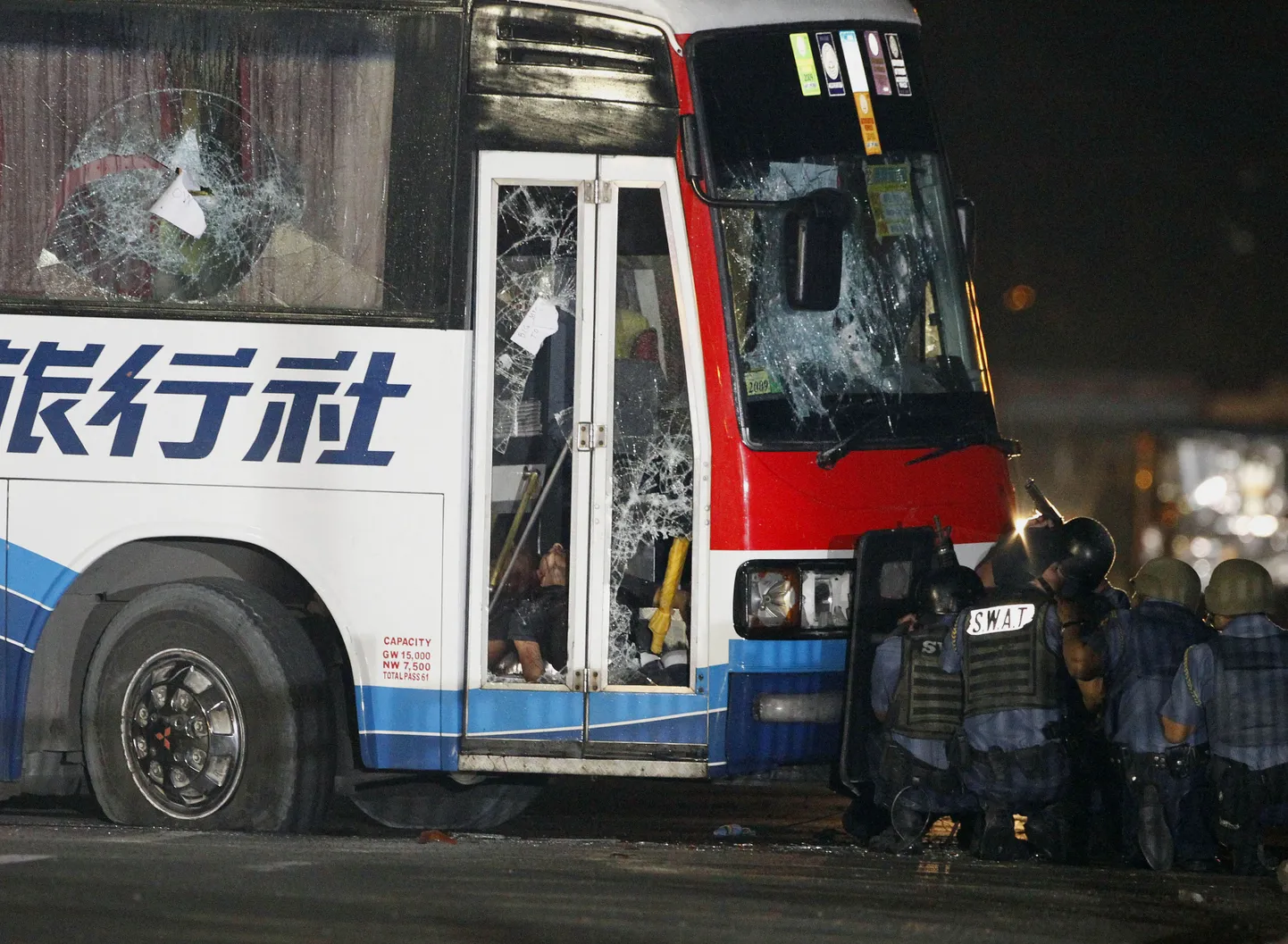 Eriüksus varitseb Manilas röövitud bussi.