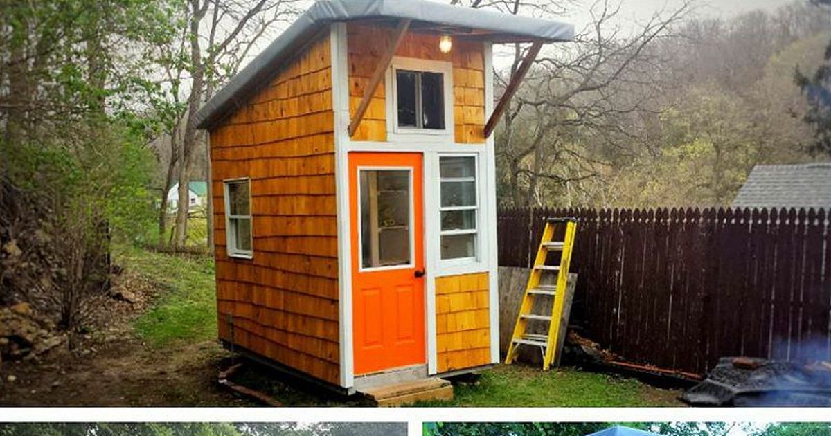 мальчик построил дом. мальчик строит дом на дереве. мальчик построил домик. пацан построил дом. 13 летний подросток построил домик.