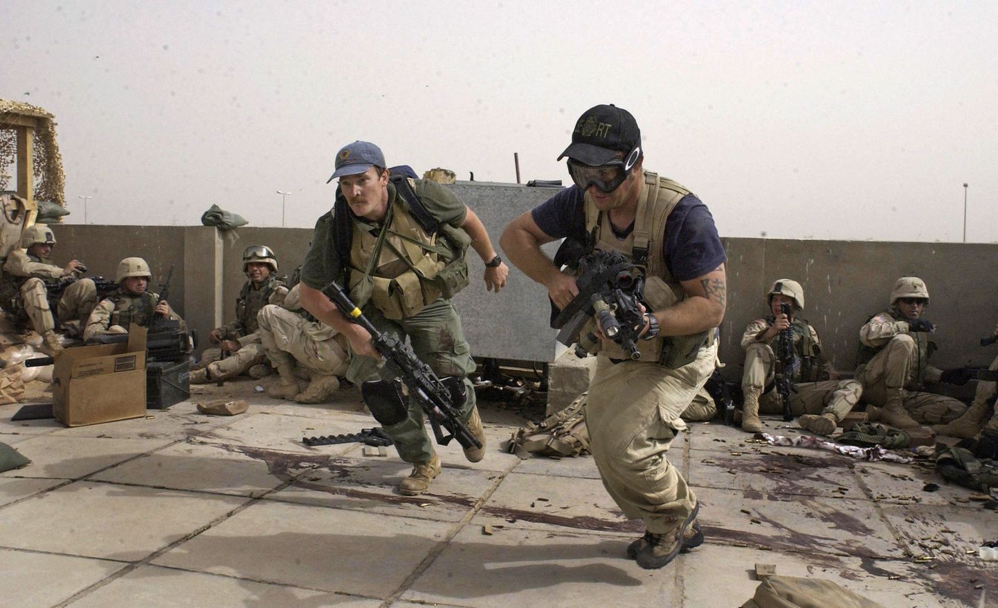 Blackwateri turvatöötajad USA sõduritega Iraagis.