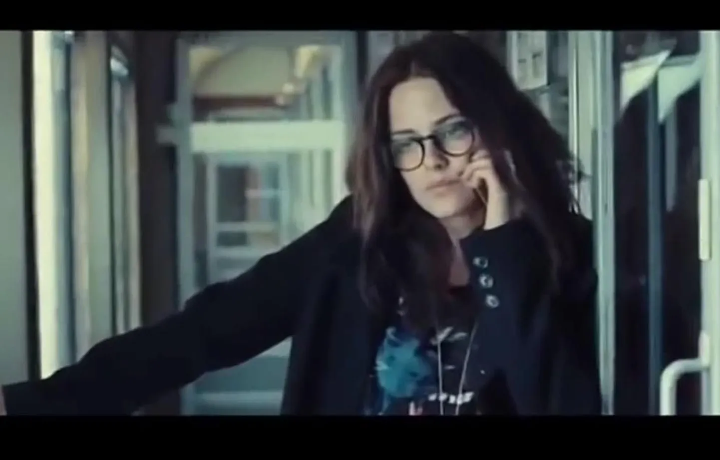 «Sils Maria pilved»: elutruu staarilugu Juliette Binoche'i ja Kristen Stewartiga