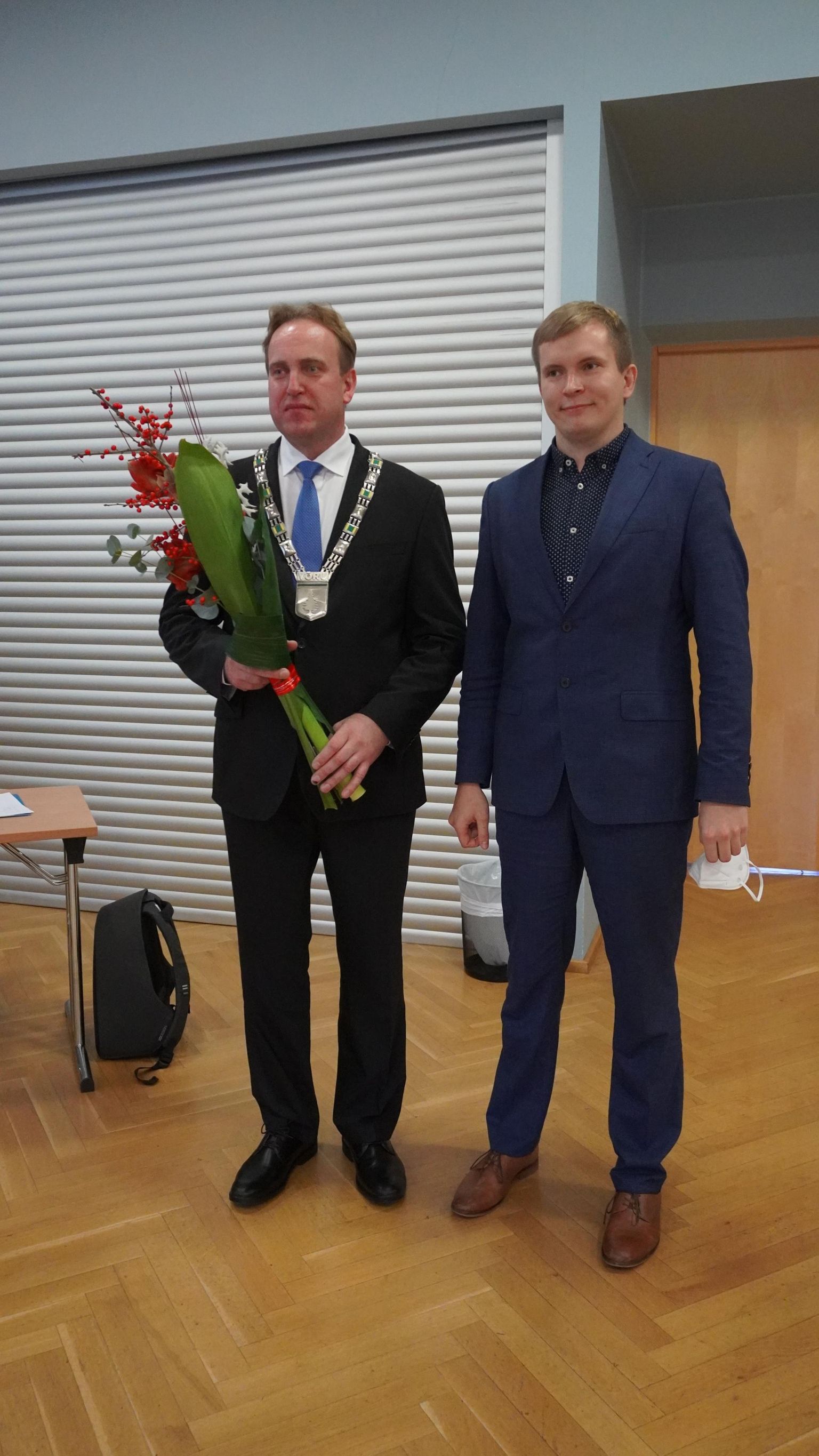 Võru linnapeaks valiti tagasi Anti Allas (vasakul), tema kandidatuuri seadis üles volikogu esimees Anti Haugas.