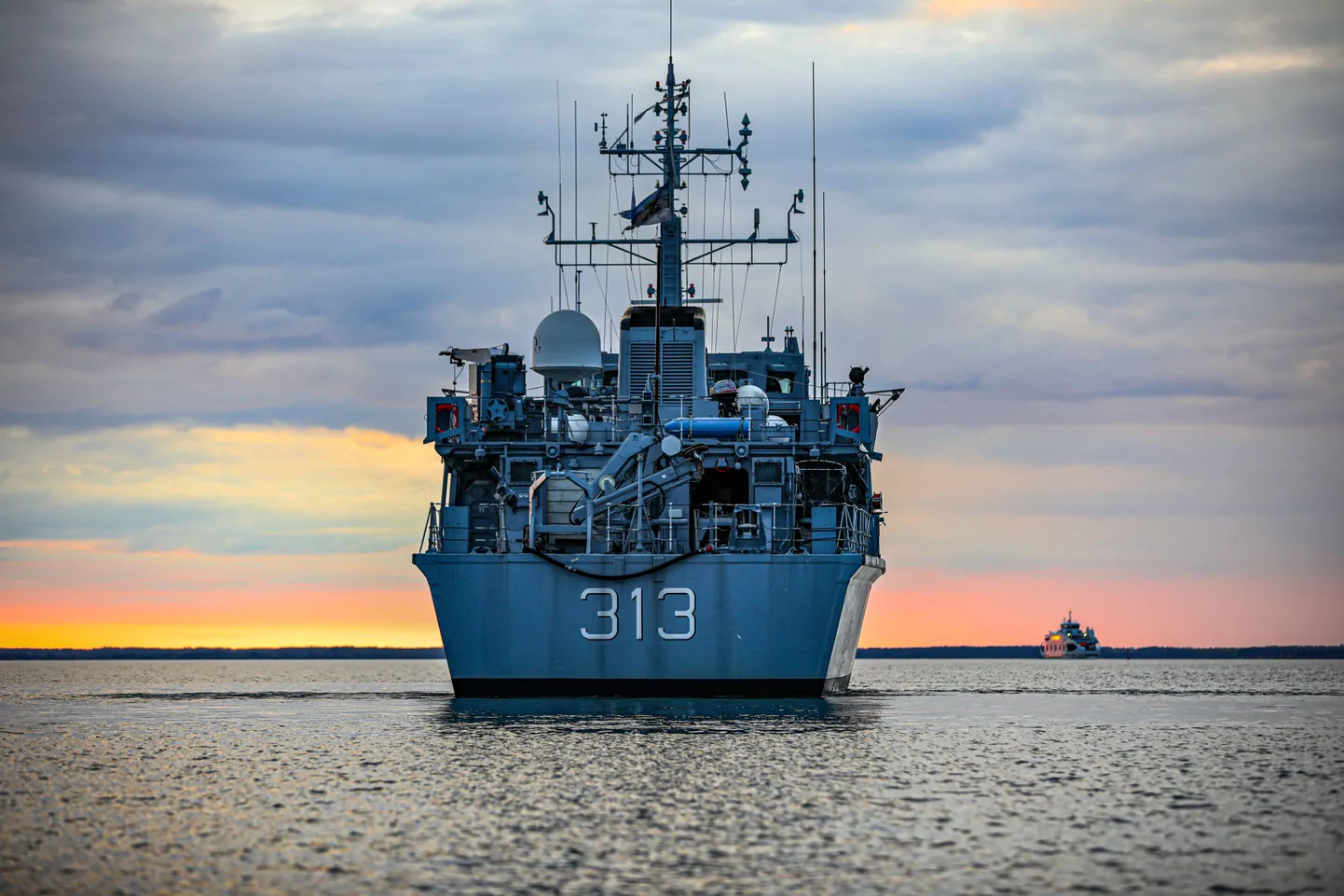 Miinijahtija EML Admiral Cowan.