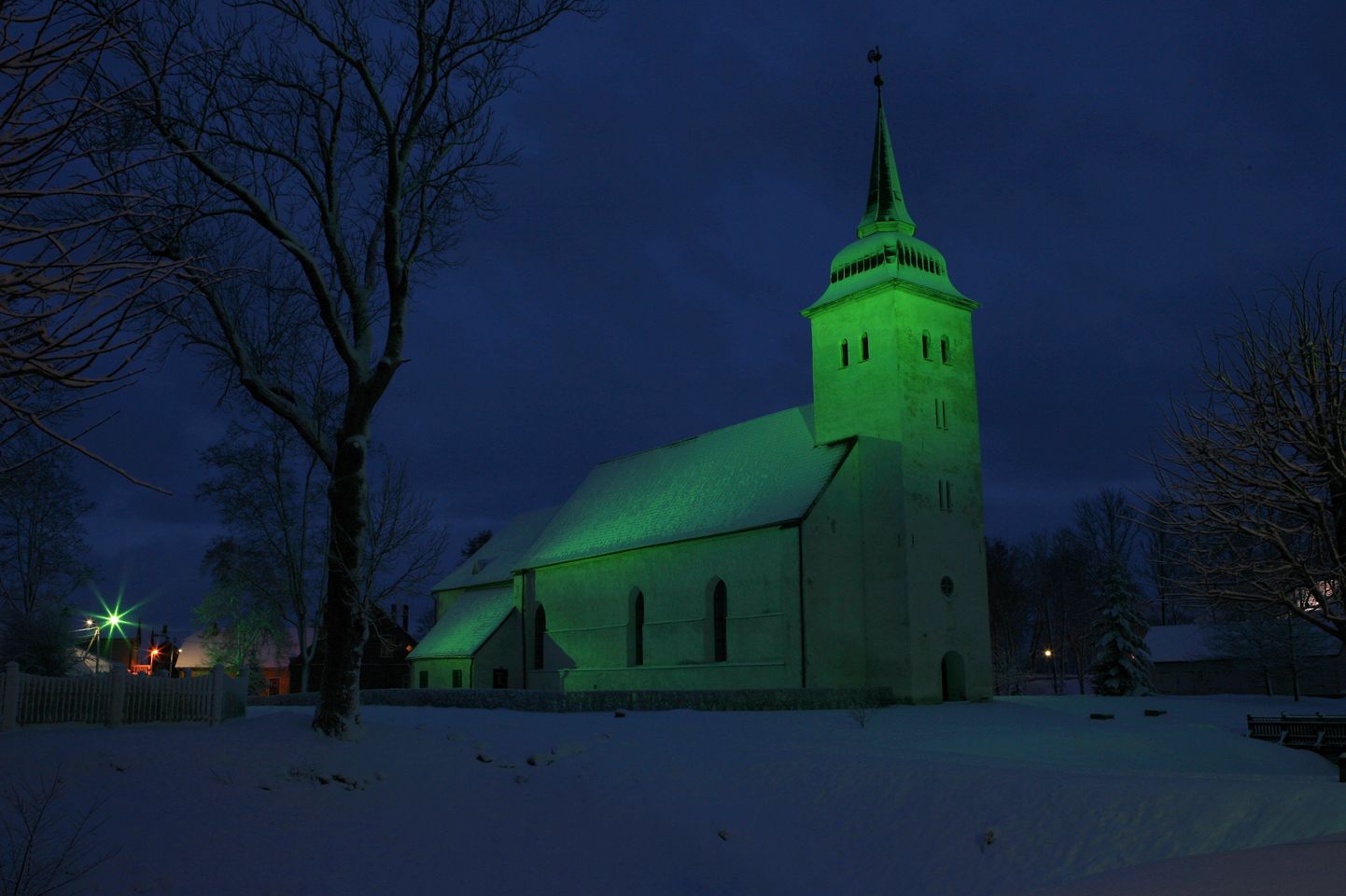 Täna õhtul on Viljandis Jaani kirikus hingedepäeva mõtisklus.