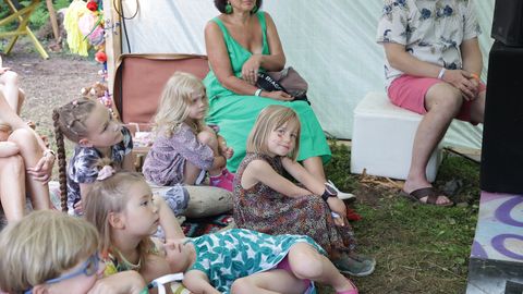 OTSEFOTOD ⟩ Intsikurmu festivali teine päev on meelitanud Põlva metsade vahele suured ja väiksed pereliikmed