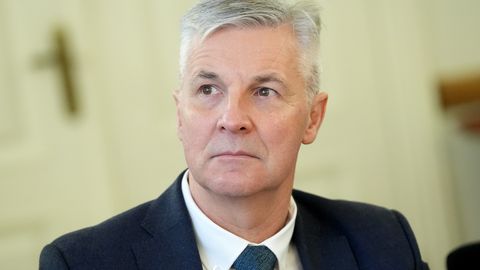 Pēdējā gada laikā visa Trampa politika vērsta uz atbalstu Krievijas interesēm, norāda Pabriks