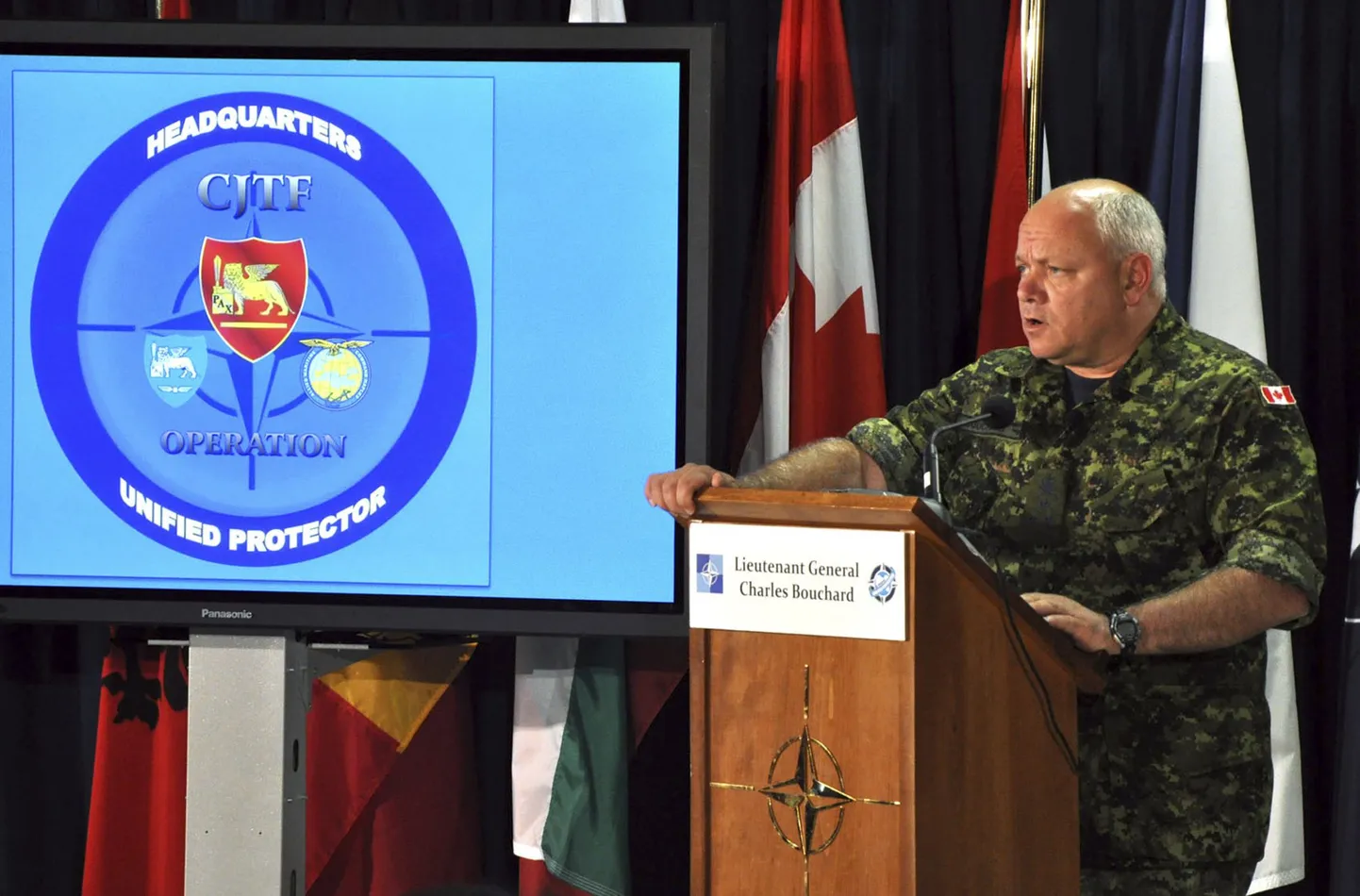 NATO Liibüa operatsiooni komandör Charles Bouchard.