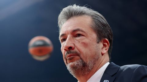 VIDEO ⟩ Banki vadībā Itālijas basketbolisti uzvar Lietuvu