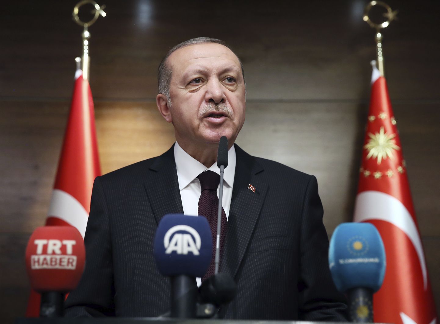 Erdoğan Londonis türklastest tudengitele kõnelemas.