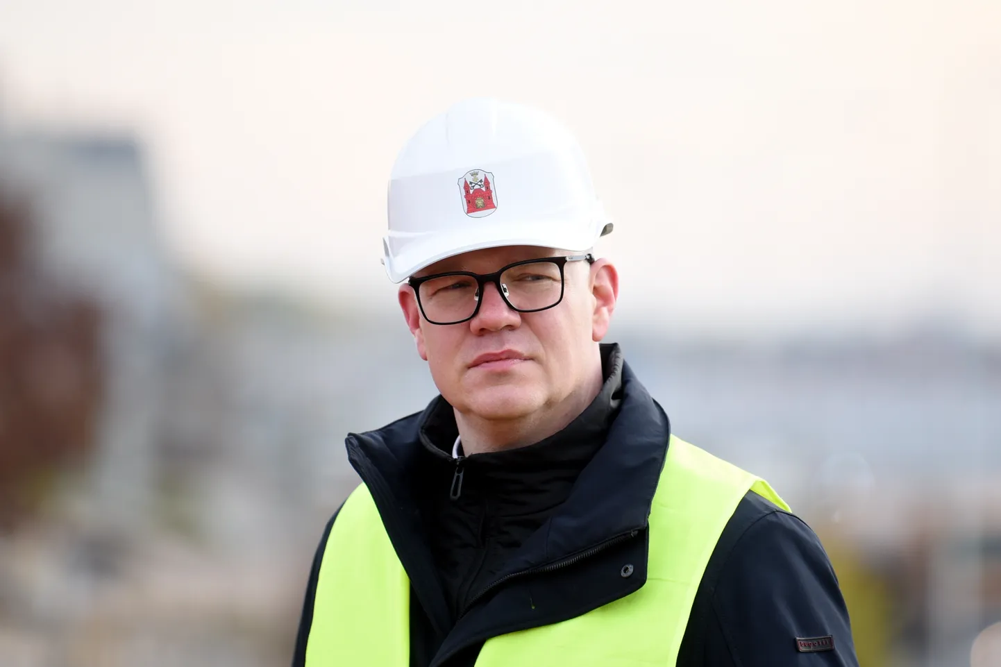 Rīgas domes priekšsēdētājs Vilnis Ķirsis piedalās preses konferencē, kurā informē par paveikto darbu "Rail Baltica" projekta integrācijai Rīgā