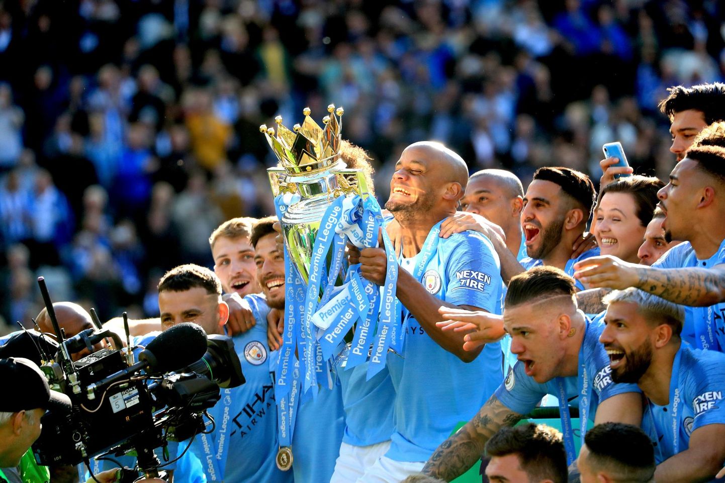 Manchester City eesotsas kapten Vincent Kompanyga jõudis haaravas heitluses taas sihile.