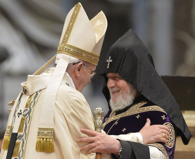 Paavst Fanciscus kohtus pühapäeval Armeenia õigeusukiriku pea katoliikus Karekin II-ga. Foto: Scanpix