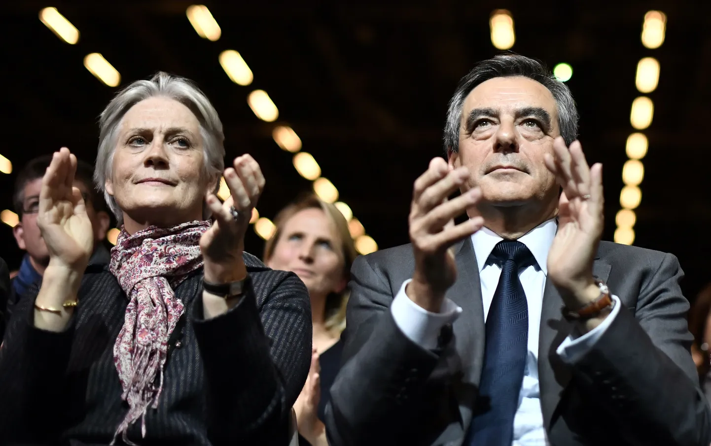 Prantsuse konservatiivide presidendikandidaat Francois Fillon koos britist kaasa Penelopega.
