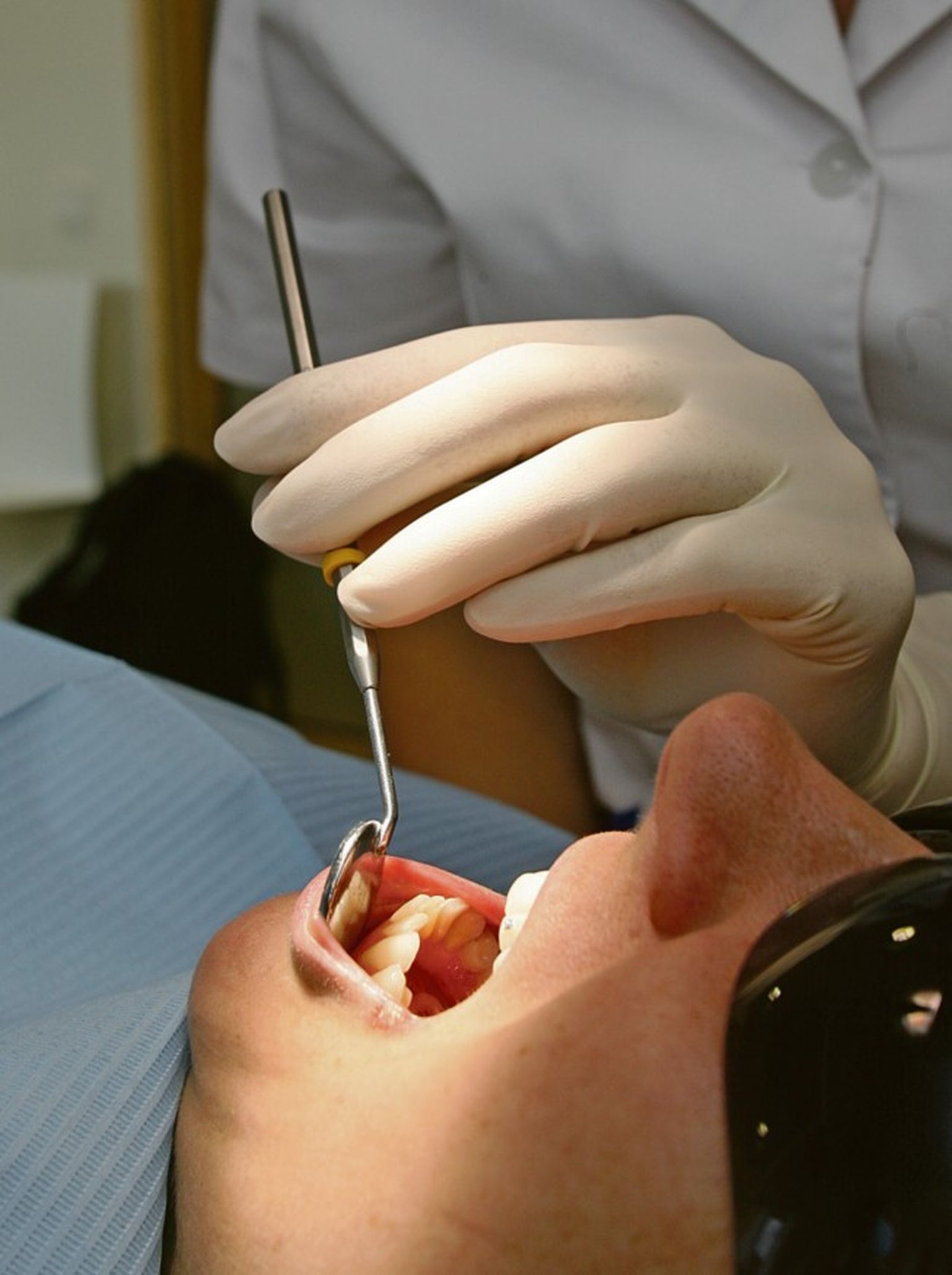 Правильное питание, тщательная гигиена полости рта и дружба со стоматологами помогут сохранить зубы здоровыми в течение всей жизни.
