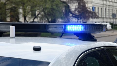 BMW, kokaīns un pistole ar klusinātāju. Rīgā notiesā bruņotu narkotiku tirgotāju