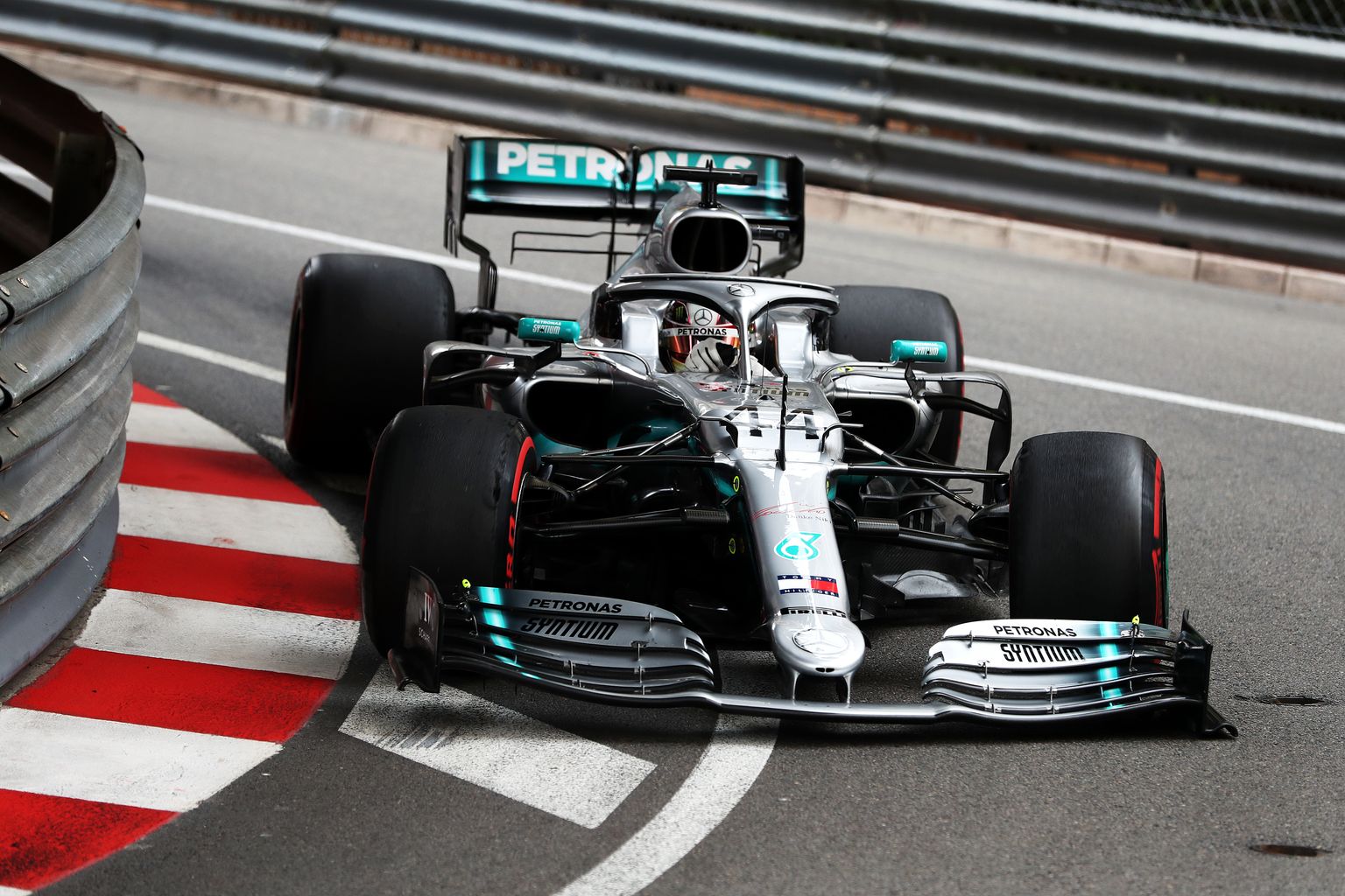 Lewis Hamilton võitis Monaco GP esimese vabatreeningu.