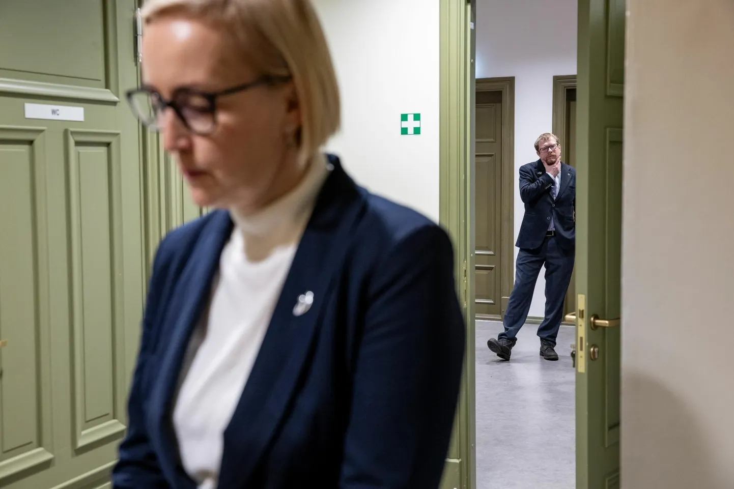 Haridusminister Kristina Kallas ja Eesti Haridustöötajate Liidu esimees Reemo Voltri teatasid 1. detsembril, et haridusministeerium on suutnud oma eelarvest leida 8 miljonit eurot lisaraha õpetajate palgatõusuks. Peagi selgus aga, et õpetajaid see number ei rahulda ja jaanuaris asutakse streikima.