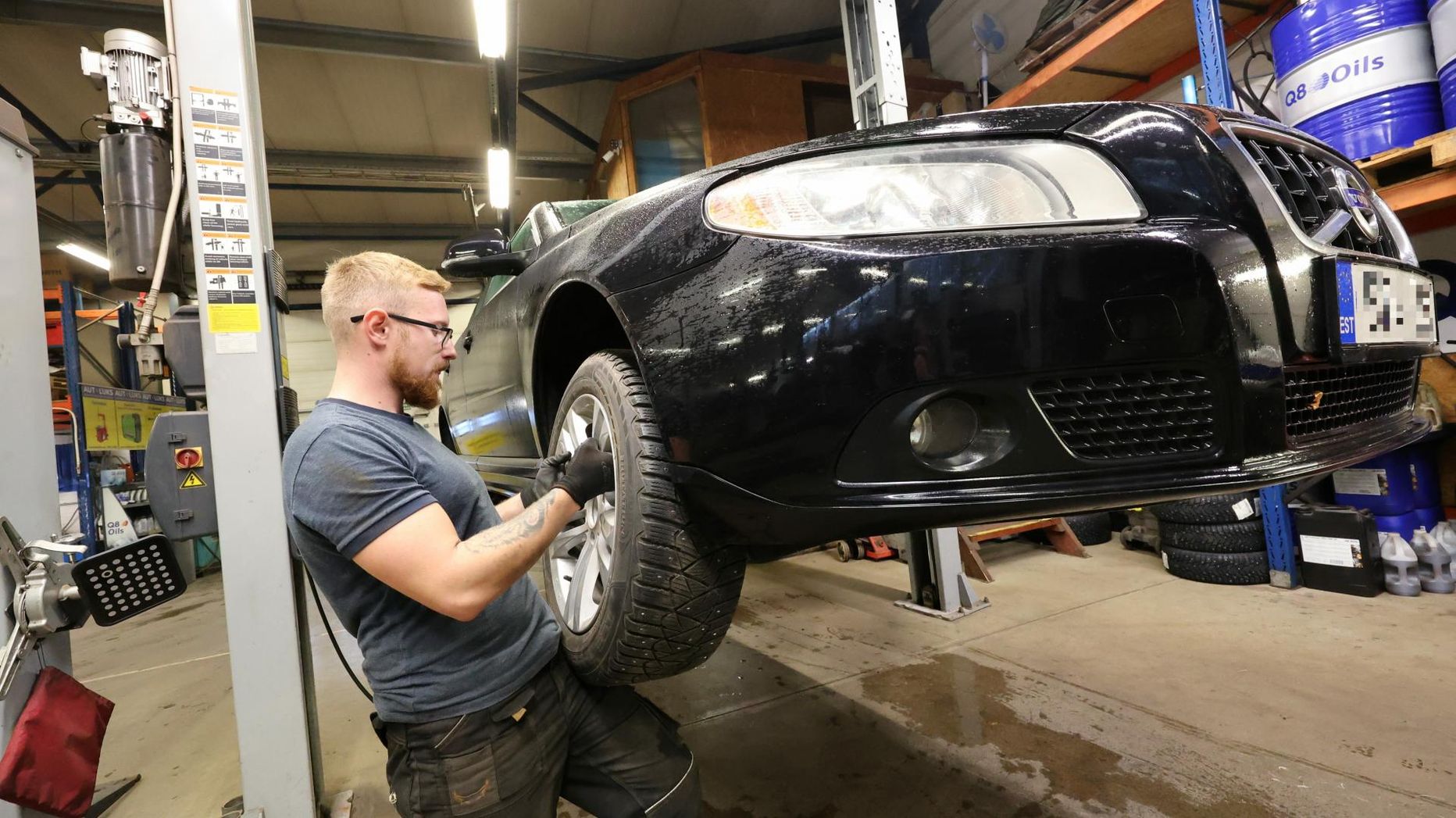 Очереди растянулись на недели: автомобилисты, испугавшиеся первого ...