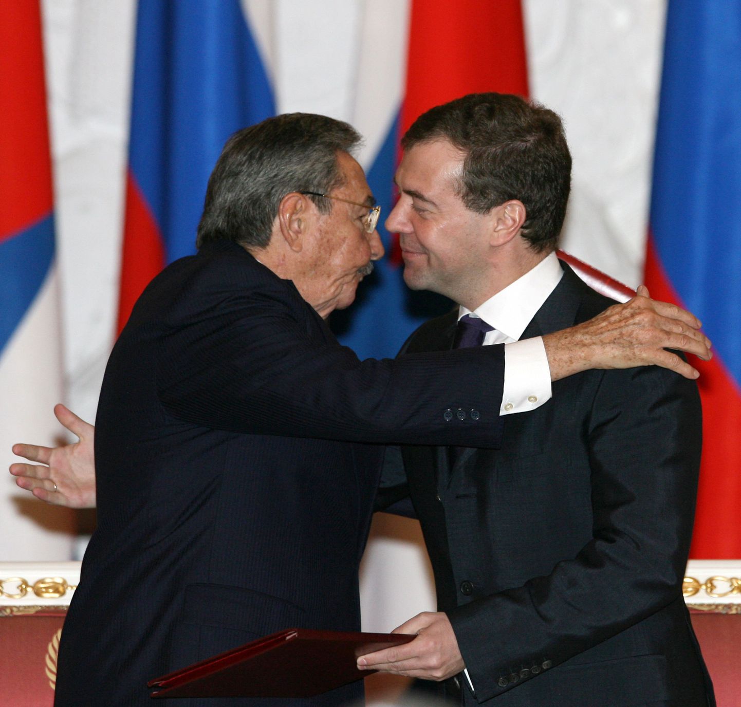 Raúl Castro ja Dmitri Medvedev.
