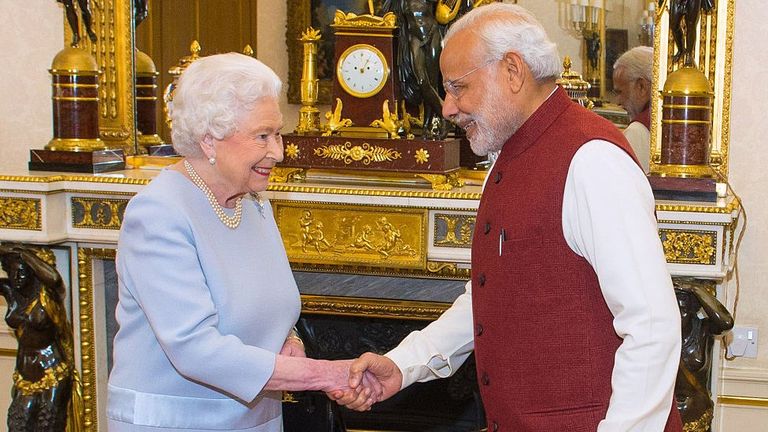 Королева и Нарендра Моди в Букингемском дворце в 2015 году