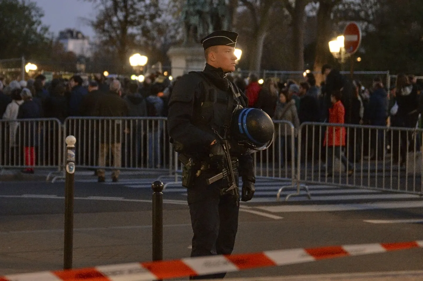 Prantsuse politseinik Pariisis.