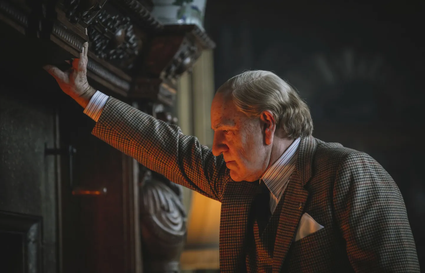 Kaader filmist «All The Money In The World». Pildil Kevin Spacey John Paul Gettyna
