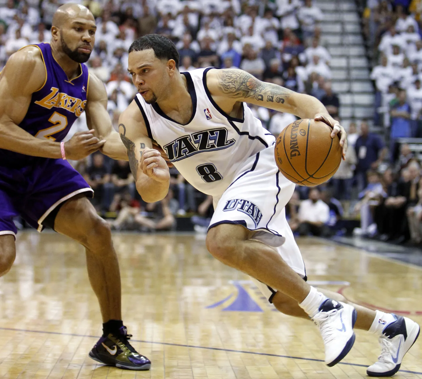 Deron Williams (palliga) hakkab kandma New Jersey Netsi särki.