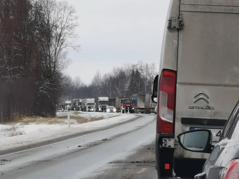 Via Baltica Are ja Pärnu-Jaagupi vahelisel lõigul juhtus vähem kui tunnise vahega kaks liiklusõnnetust.