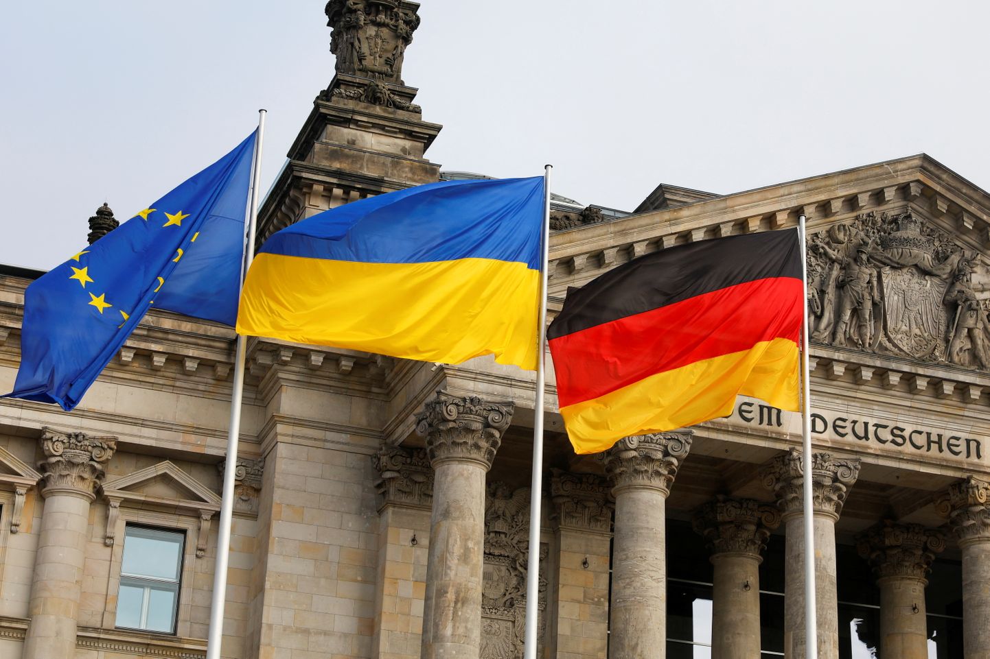 Saksamaa, Ukraina ja Euroopa Liidu lipp lehvimas Berliinis. Foto on illustratiivne.
