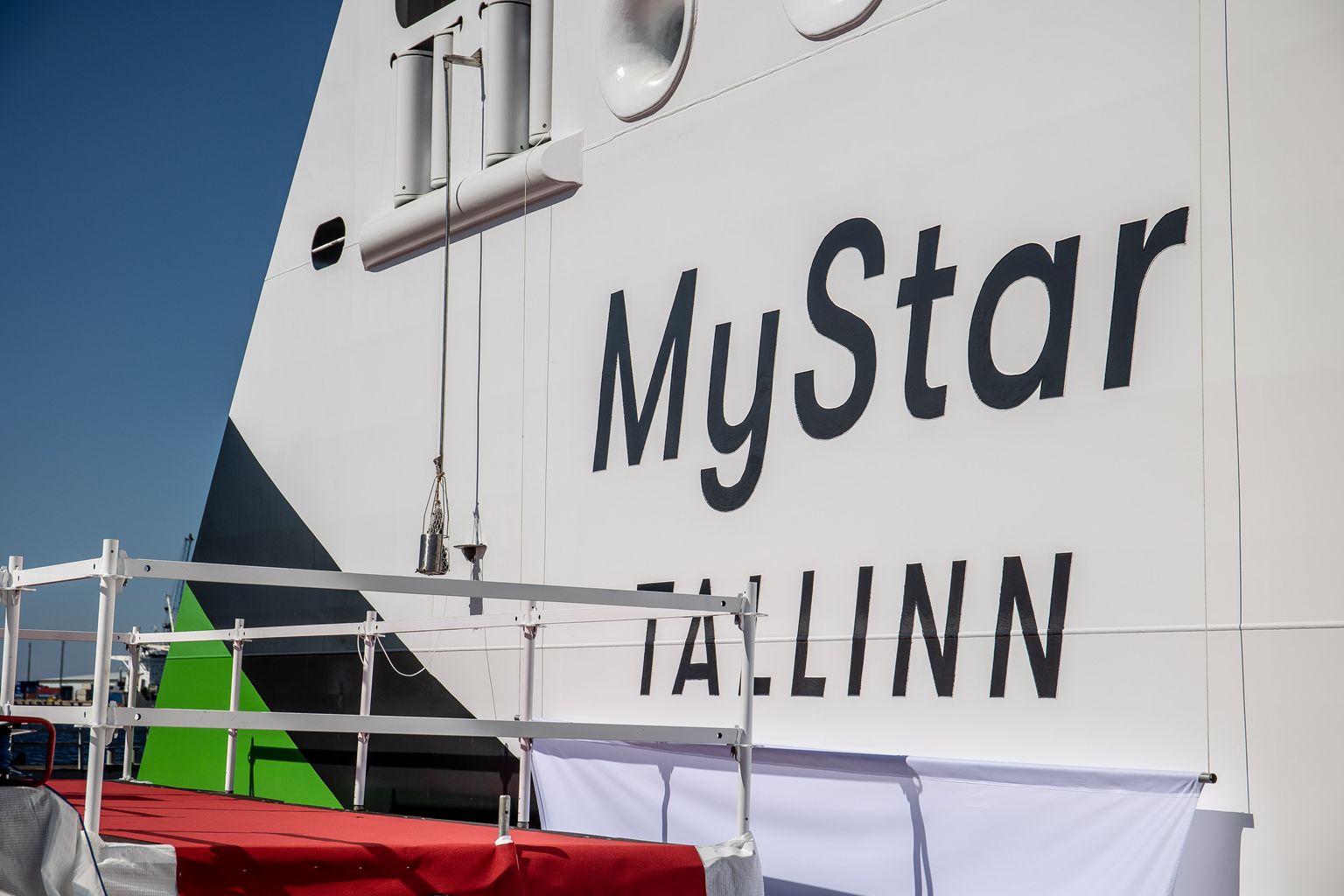 12.08.2021 Rauma, Soome Tallink Grupi uue shuttle laeva MyStar ristimine ja vettelaskmine Rauma laevatehases. Foto:Sander Ilvest/Postimees