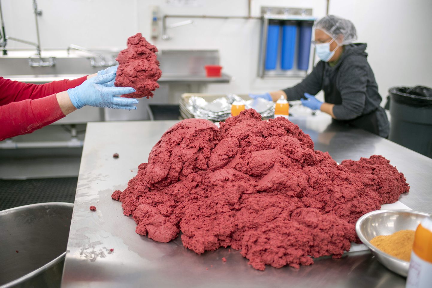 Vegan-liha tootmine USAs California osariigis Unreal Dely vabrikus.