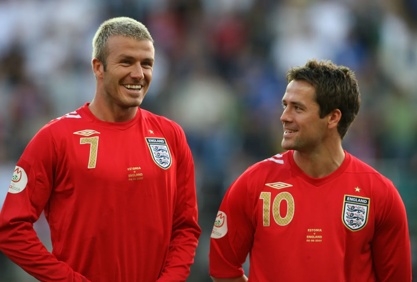 David Beckham (vasakul) ja Michael Owen