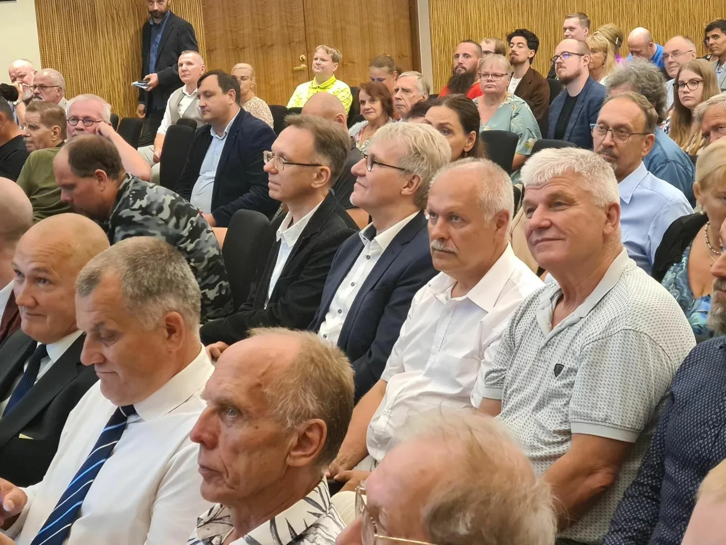 Erakonna Eesti Rahvuslased ja Konservatiivid asutamiskoosolek peeti möödunud laupäeval Tartus.