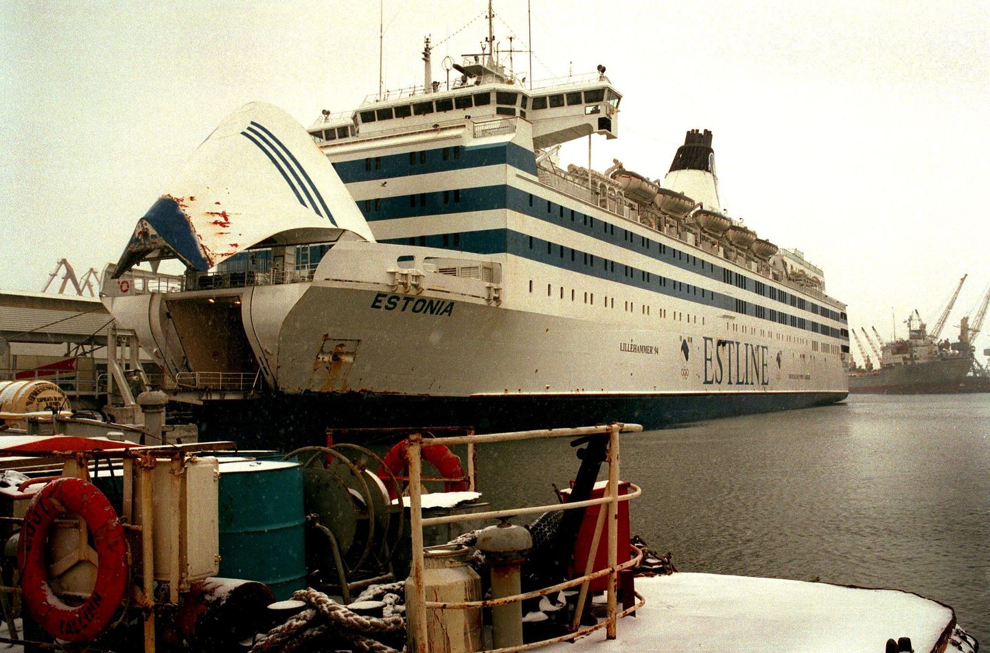 Parvlaev Estonia Tallinna sadamas dateerimata fotol.