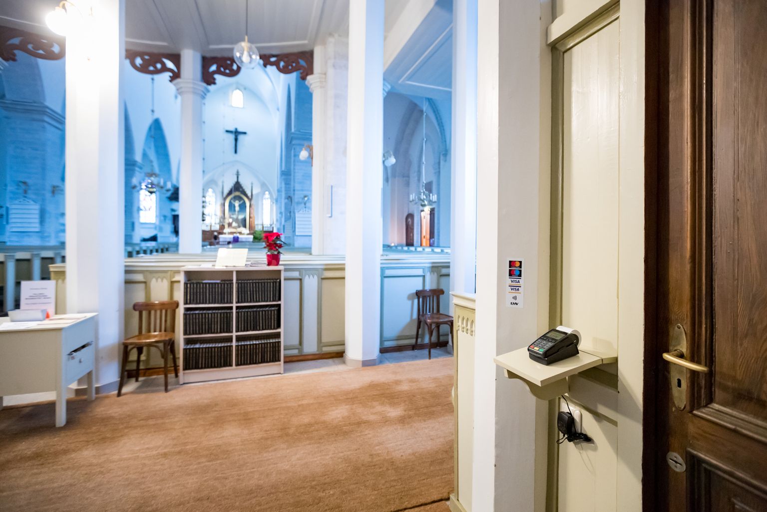 Tallinna Jaani kirikus – nagu Kaarli kirikuski - saab nüüd ka kaardimaksena annetust teha.