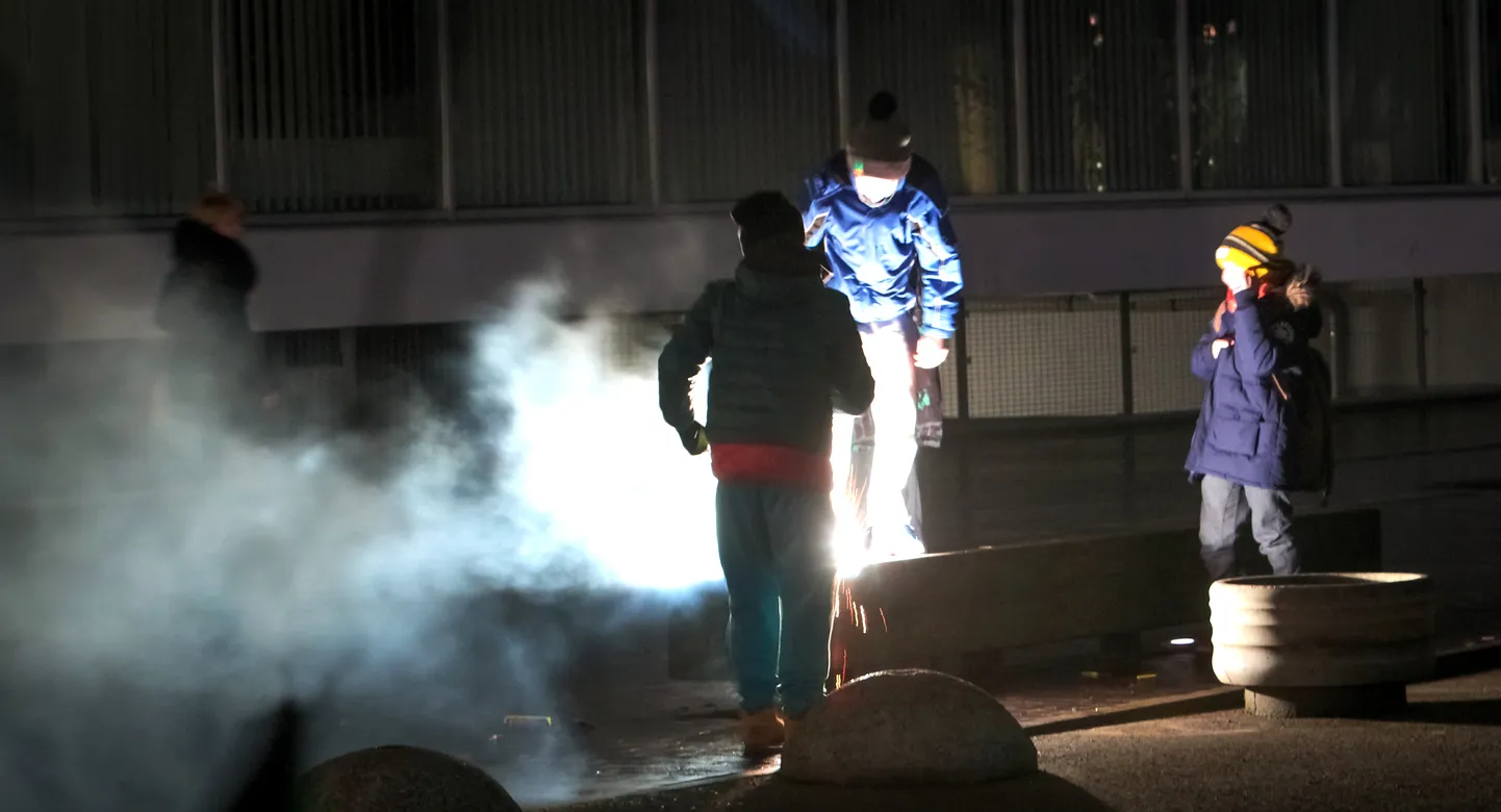Politsei paneb müüjatele südamele, et alati veendutaks, milline vanusepiirang pakendile on märgitud ning vajadusel küsiks noorukilt isikut tõendavat dokumenti.