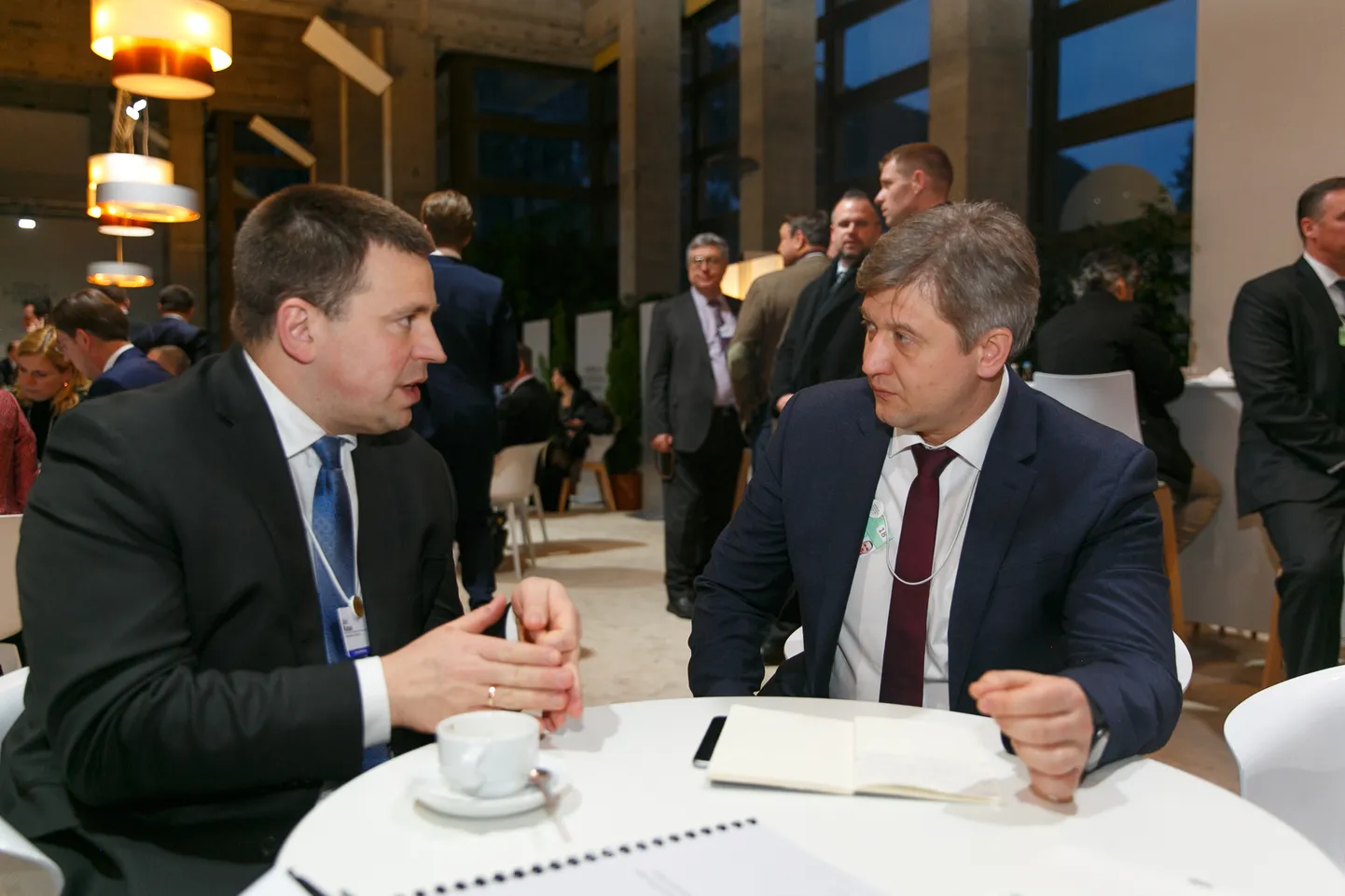 Peaminsiter Jüri Ratas kohtus Davosis Ukraina rahandusministri Oleksandr Danõljukiga.