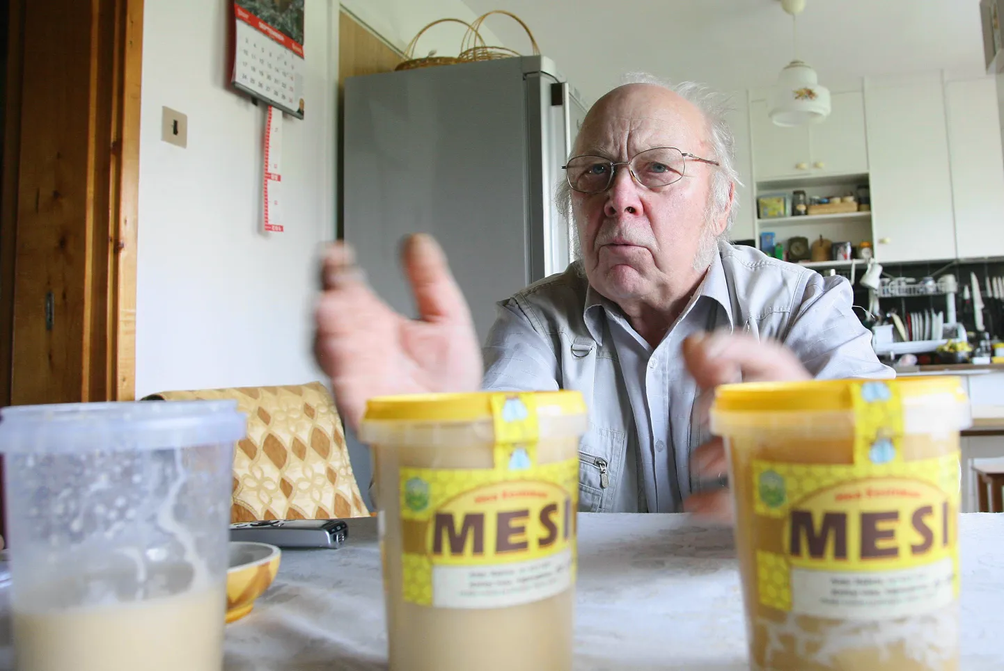 Antu Rohtla sõnul on mesinikud meie põllumajanduses justkui lindpriid, kelle mesilasi ja mesilaste elupaiku 
(korjemaid) võib sisuliselt karistamatult hävitada.